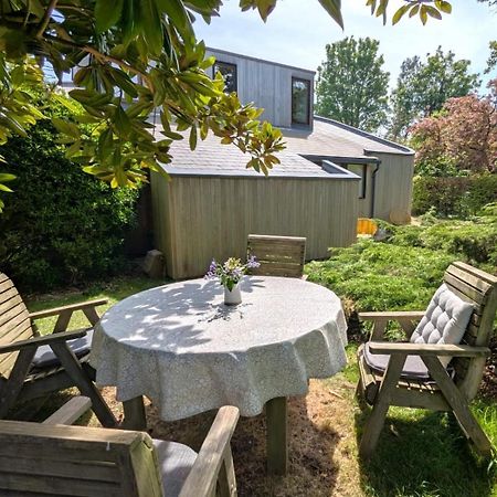 Unique & Rural Child Friendly Annexe With Large Gardens, Games & Tennis Court - Chichester Holiday Properties Εξωτερικό φωτογραφία