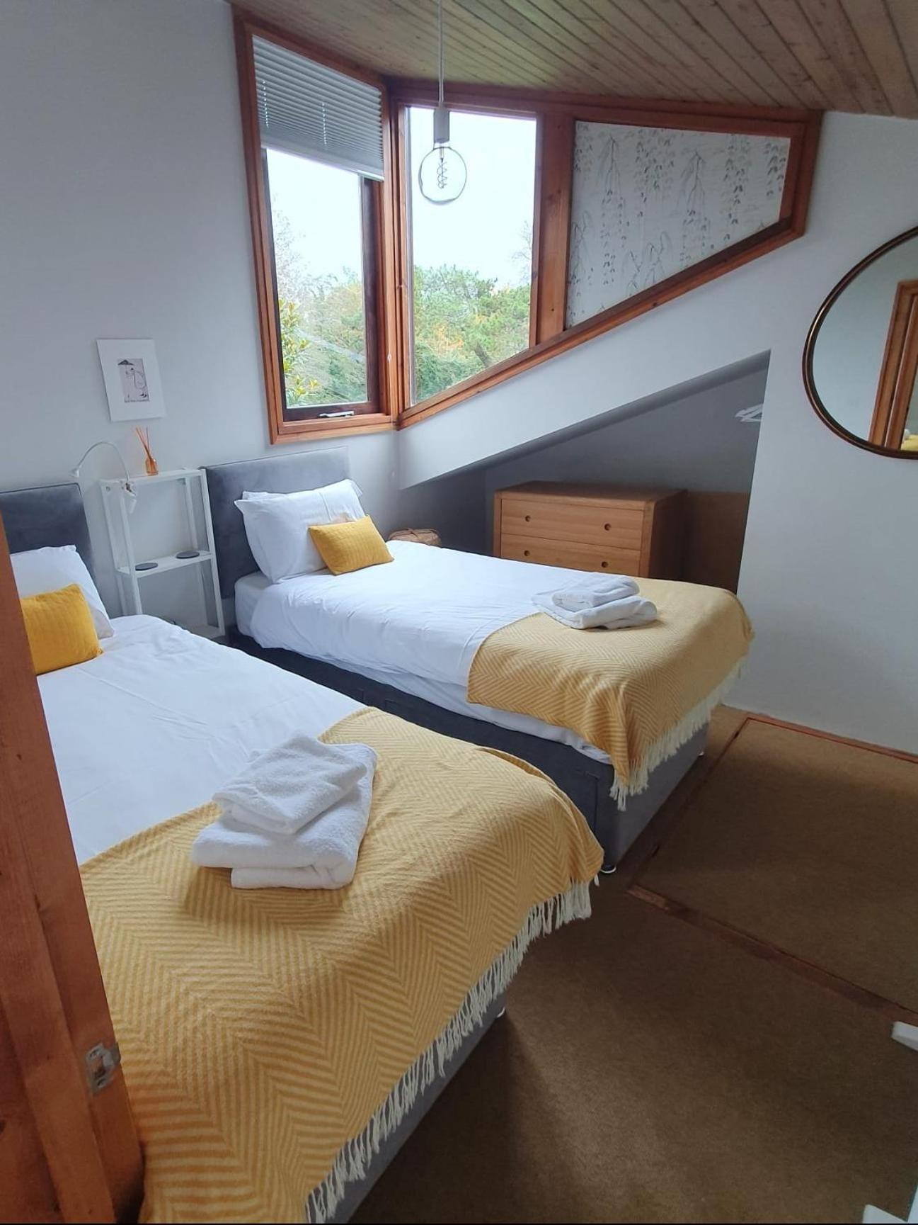 Unique & Rural Child Friendly Annexe With Large Gardens, Games & Tennis Court - Chichester Holiday Properties Εξωτερικό φωτογραφία