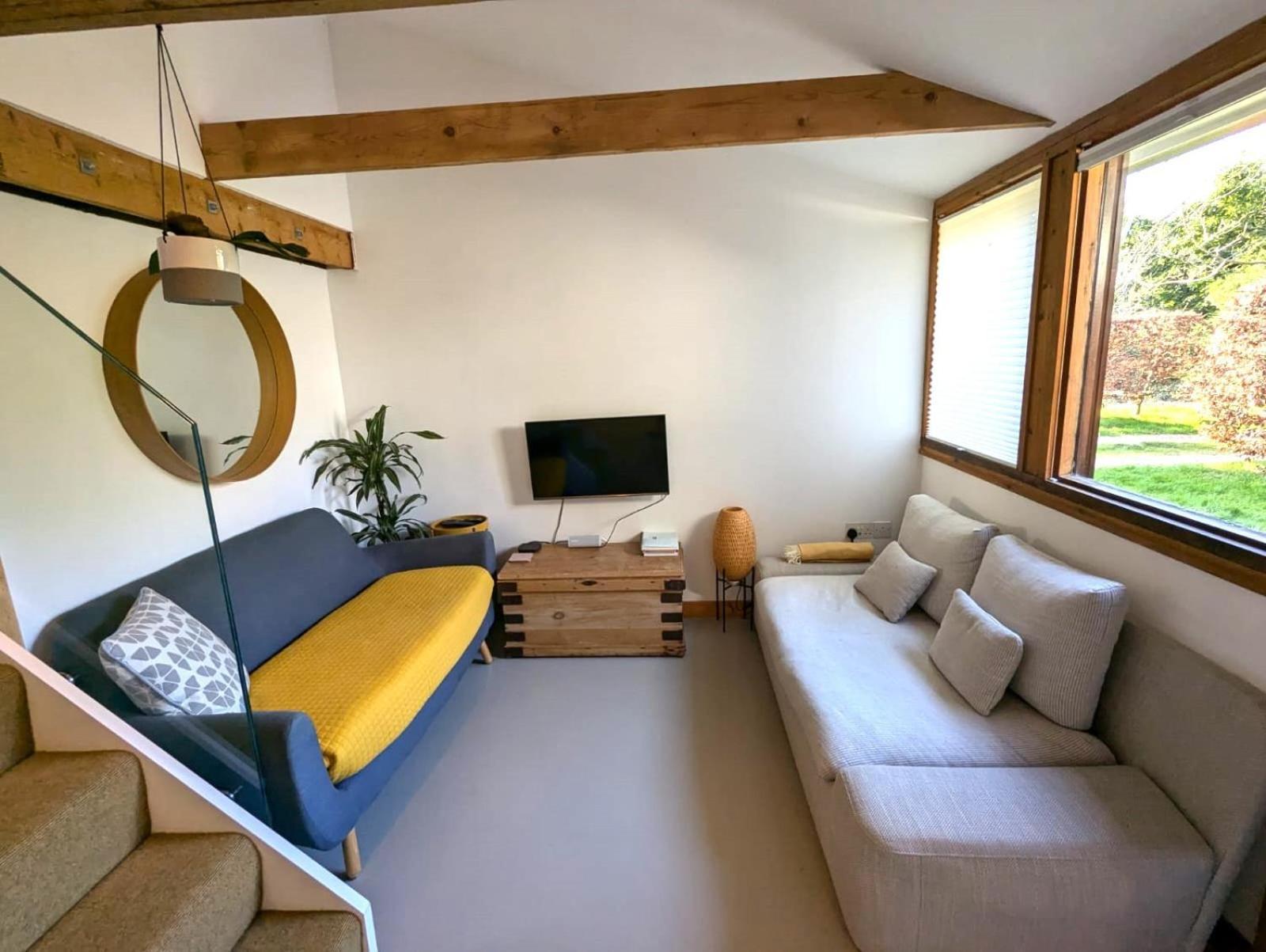 Unique & Rural Child Friendly Annexe With Large Gardens, Games & Tennis Court - Chichester Holiday Properties Εξωτερικό φωτογραφία
